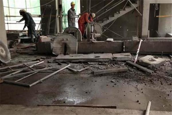 关于混凝土拆除工程怎么收费。