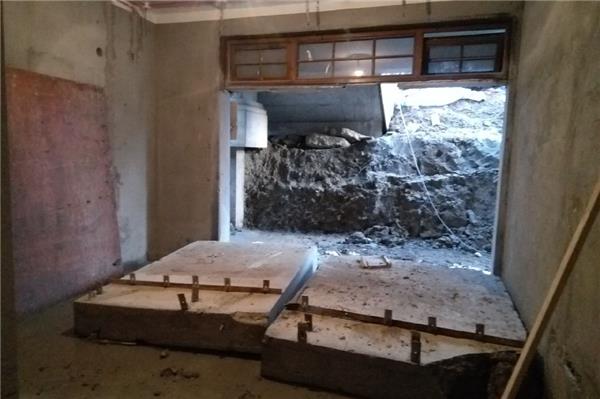 请建筑专家回答，承重墙开门洞的问题。