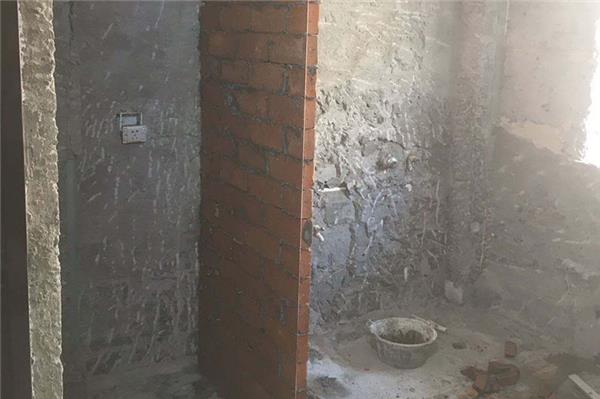 老房子装修，原来洗澡间的瓷砖不拆再重新装修可以吗？