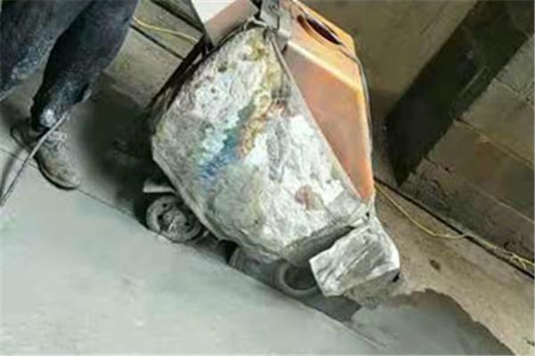 路面切割拆除用什么机械设备？