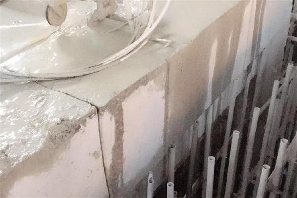 拆除钢筋混凝土墙使用什么工具？