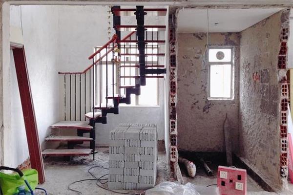 如何在不破坏建筑结核的前提下拆除含有钢筋的混泥土楼梯？
