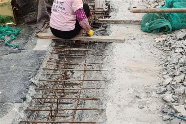 工地剔凿后浇带多少钱一米？
