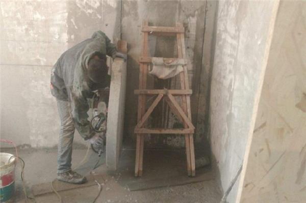 承重墙砸开个门洞什么价格？