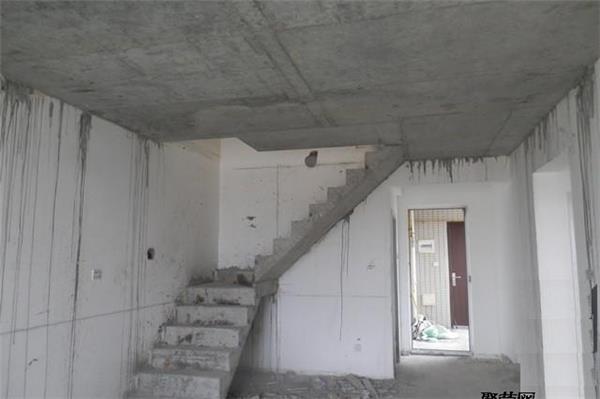 如何拆混凝土楼梯。