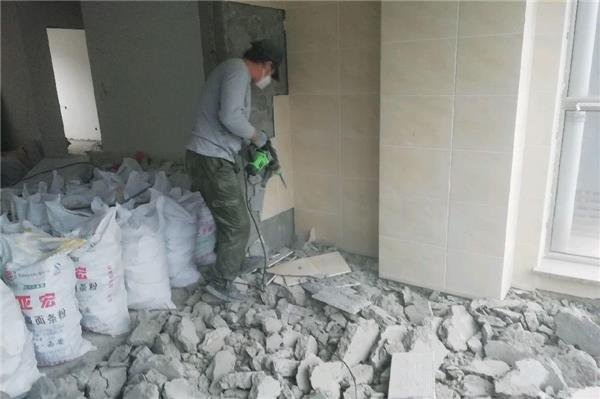 拆除旧装修，如何砸瓷砖？