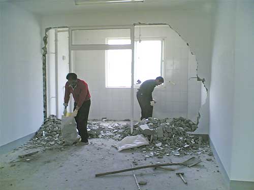 墙体改造拆除，人工拆墙的方法。