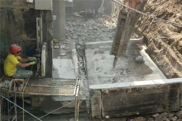 如何拆除比较大的建筑物