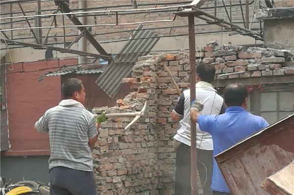 拆砖墙的方法是什么？应该注意什么？