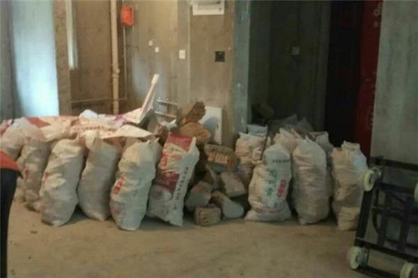 你真的知道砸墙的正确方式吗？其实砸墙也是个技术活