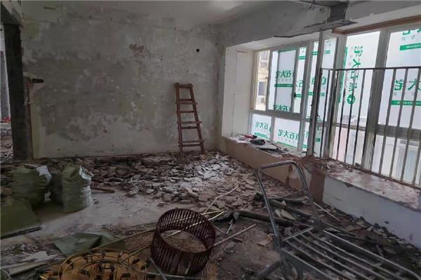 拆墙砖有一个最快的方法是怎样的(外墙拆除有技巧）