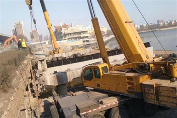 混凝土拆除改造施工设备的选用