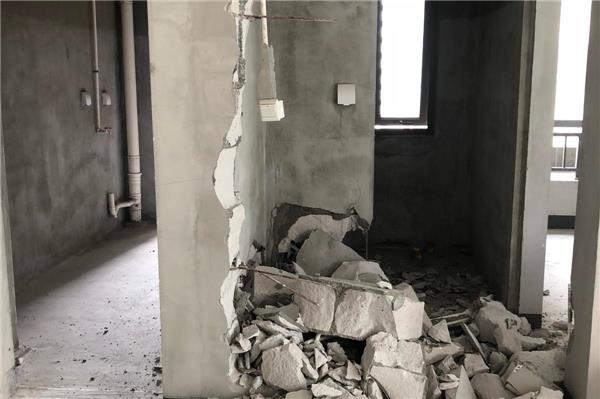 装修拆除服务，拆除旧装修，拆墙砖，拆瓷砖专业团队
