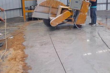 地面拆除服务：专业混凝土地面拆除，高效地面切割