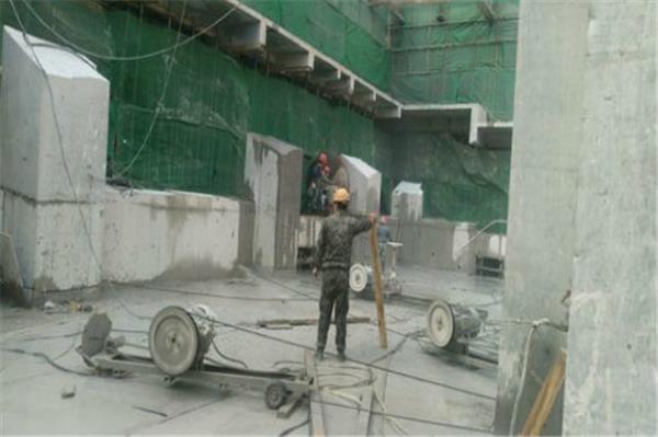 混凝土墙体切割开门口的方法？