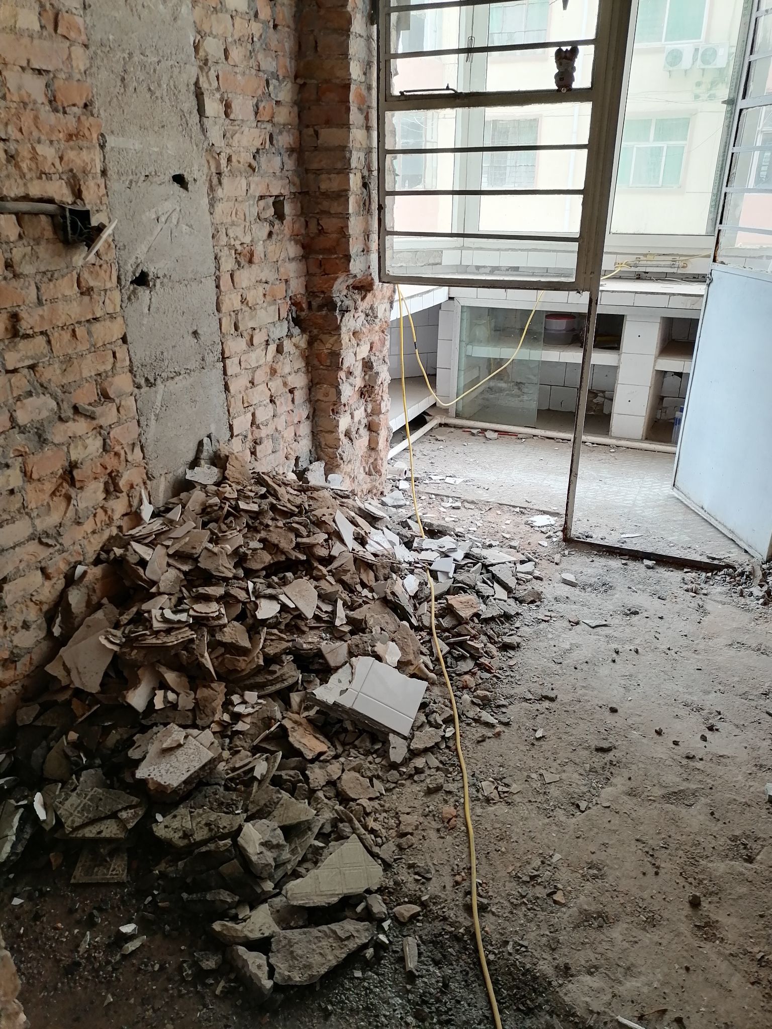 装修拆除，居家拆除，拆墙砖