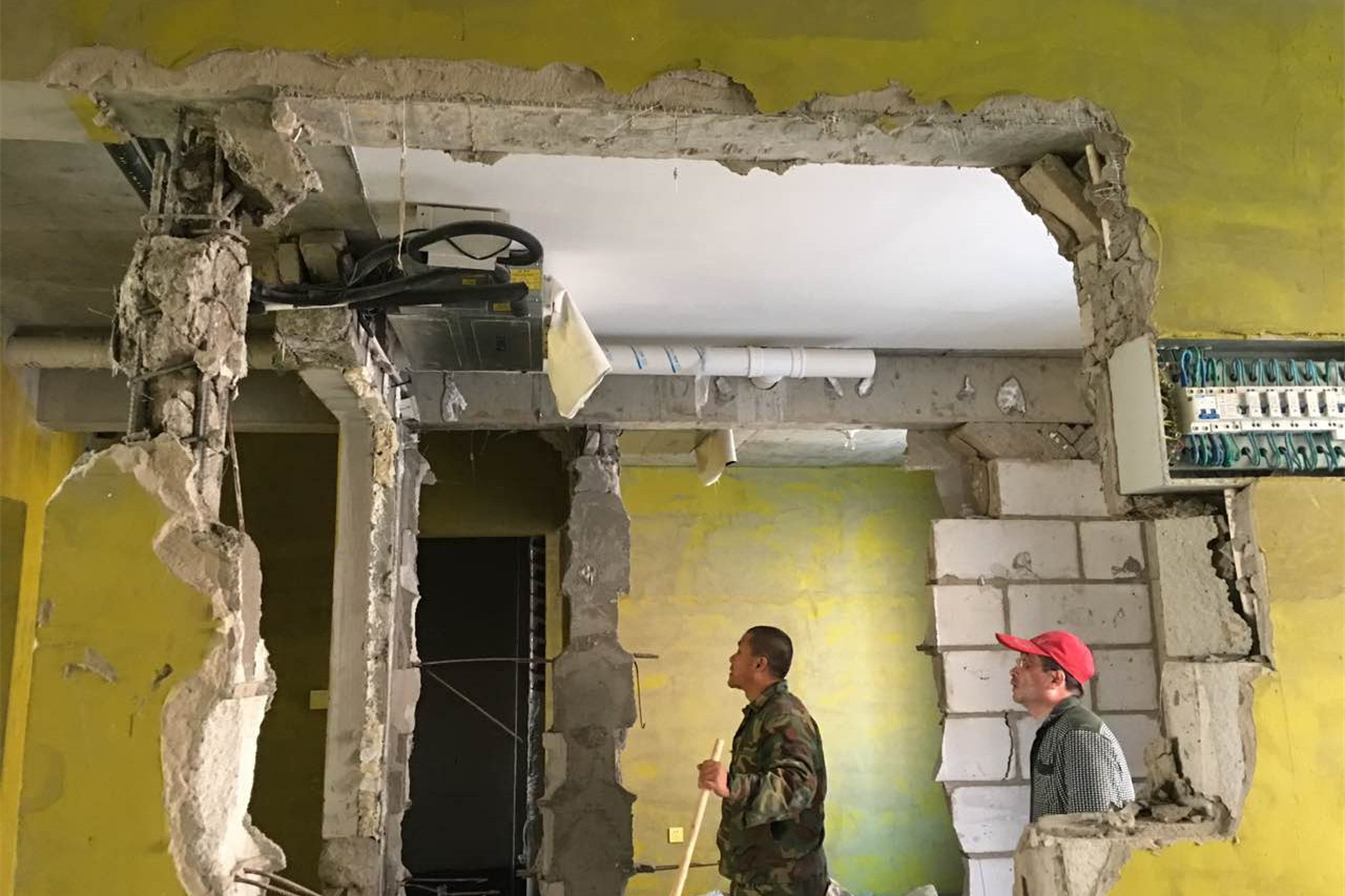 砸墙一时爽，一旦砸错可能让全楼变成危楼！家中这几处墙体千万不能砸！