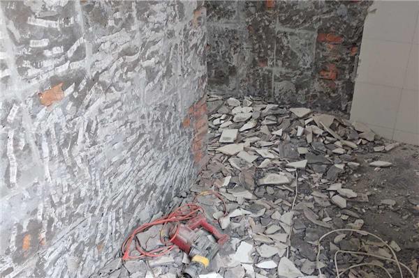 墙面瓷砖拆除攻略：高效方法与技巧解析