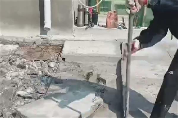 钢筋加工场地面剔凿混凝土和电镐使用介绍